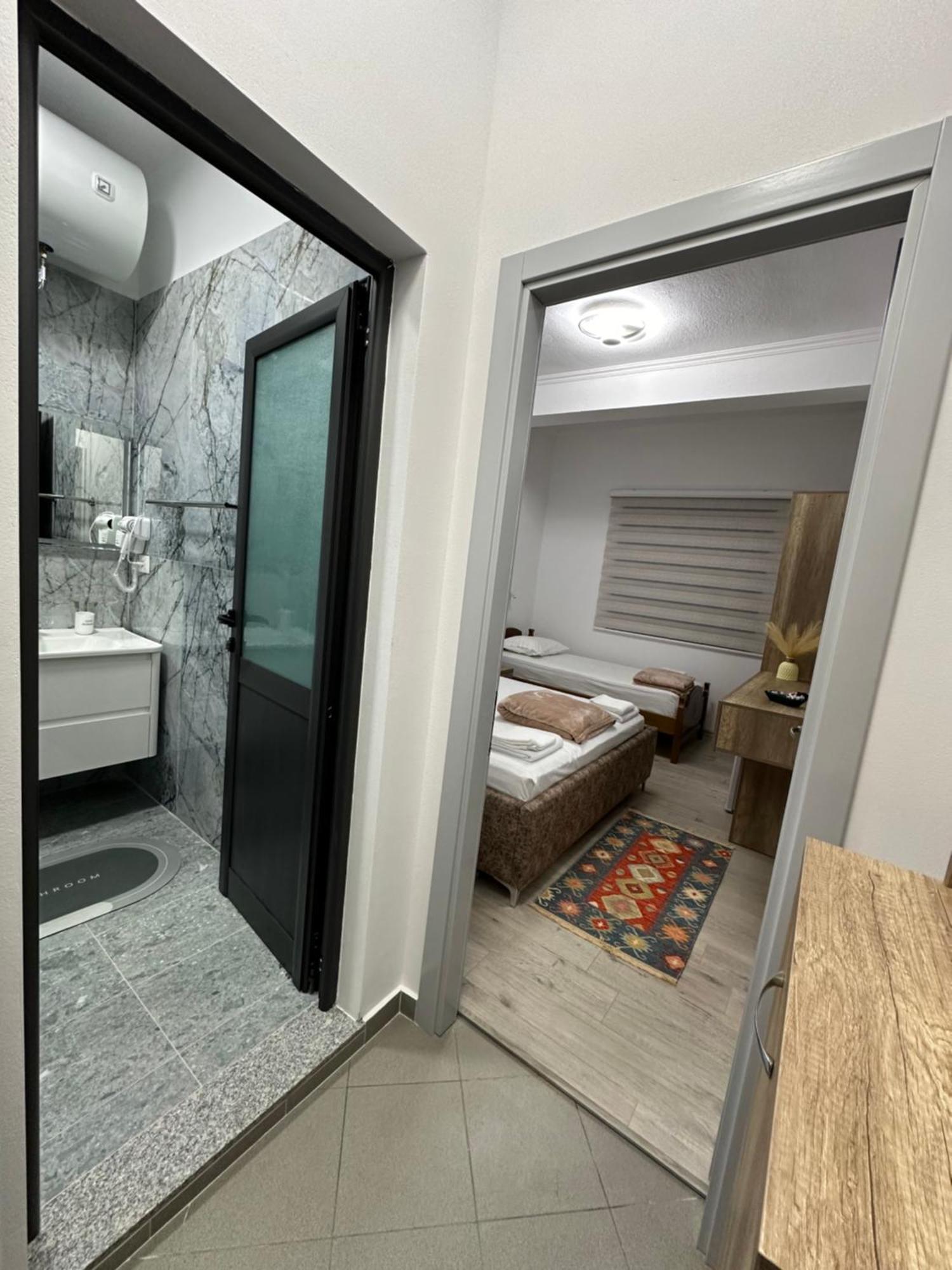 Lola'S Rooms Гирокастра Экстерьер фото