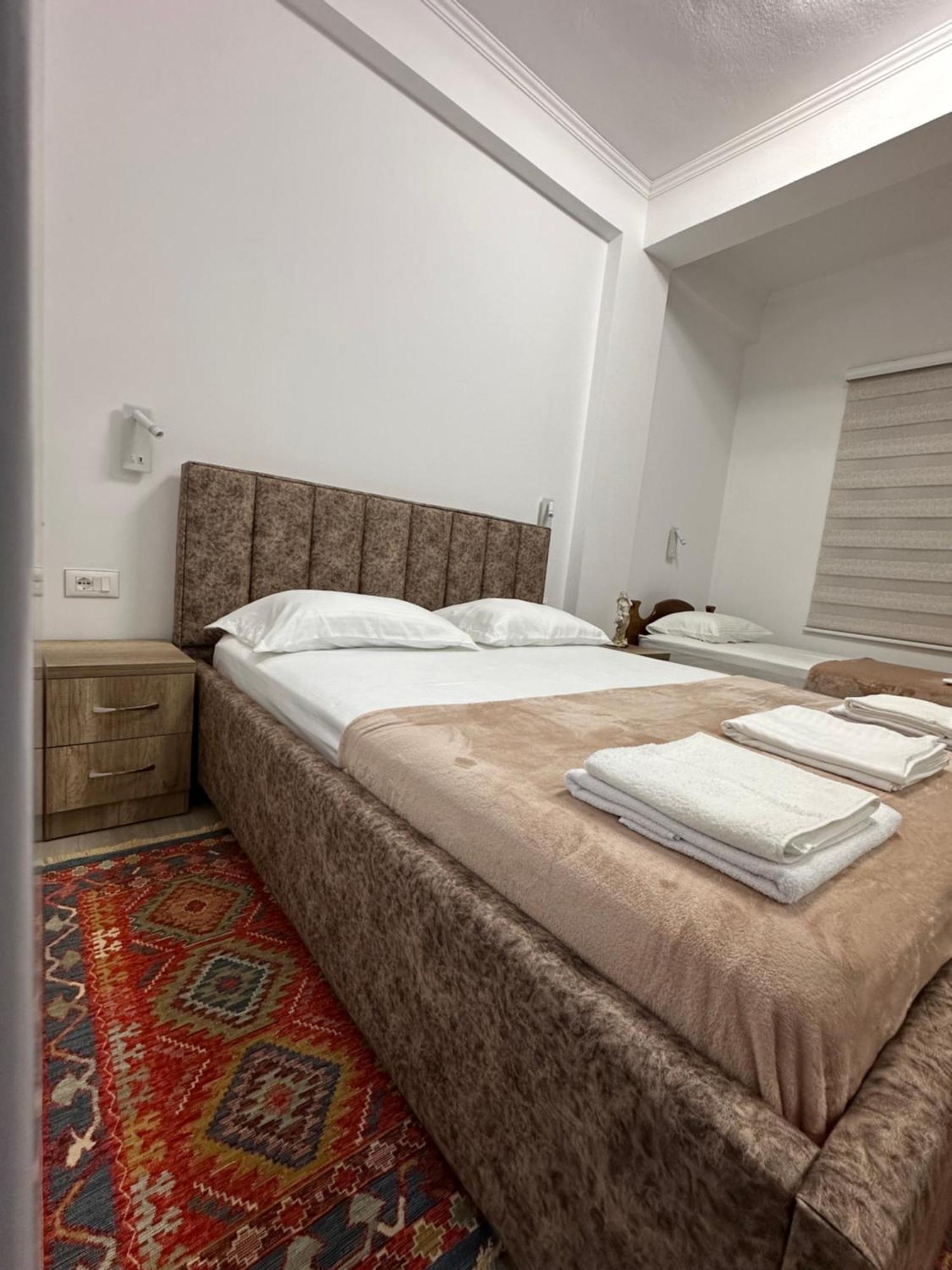 Lola'S Rooms Гирокастра Экстерьер фото