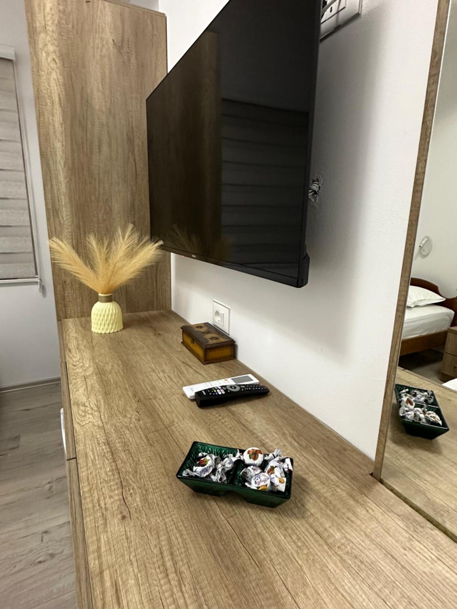 Lola'S Rooms Гирокастра Экстерьер фото