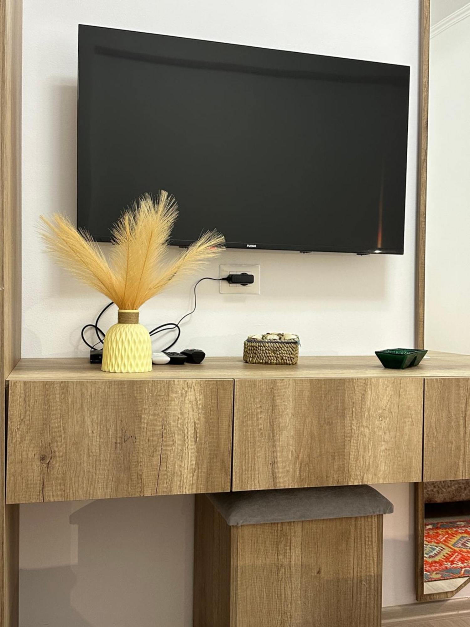 Lola'S Rooms Гирокастра Экстерьер фото