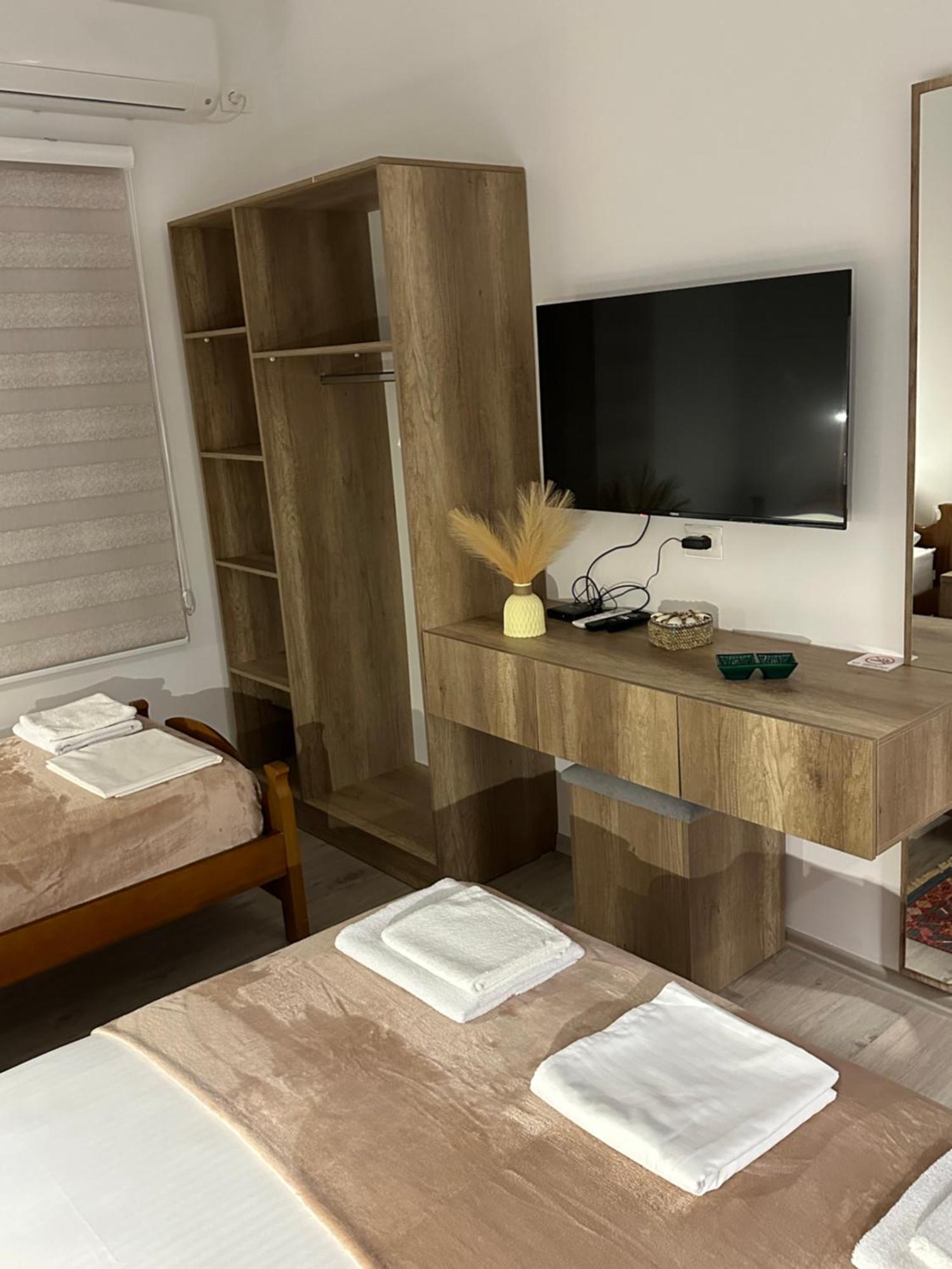 Lola'S Rooms Гирокастра Экстерьер фото