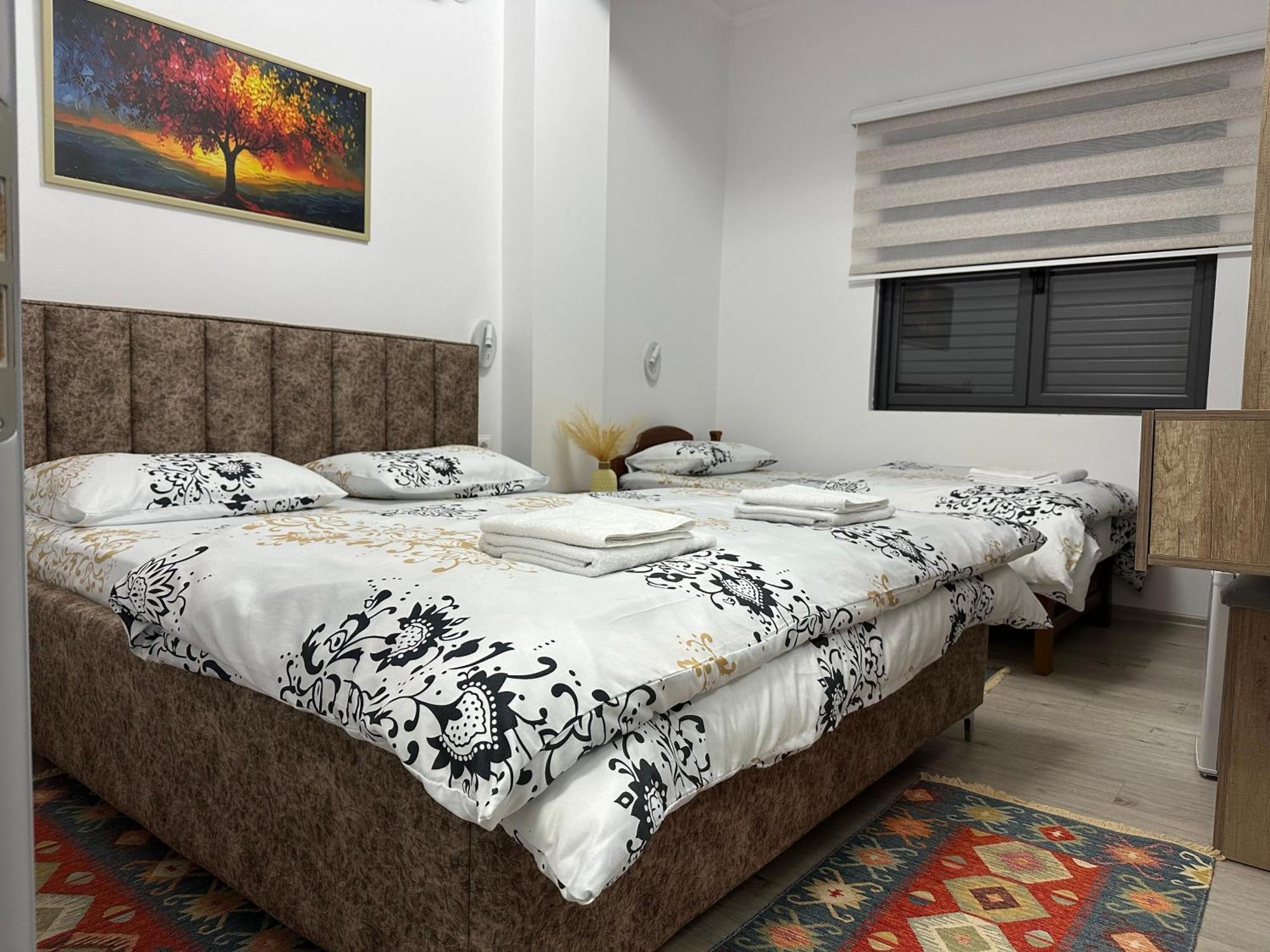 Lola'S Rooms Гирокастра Экстерьер фото